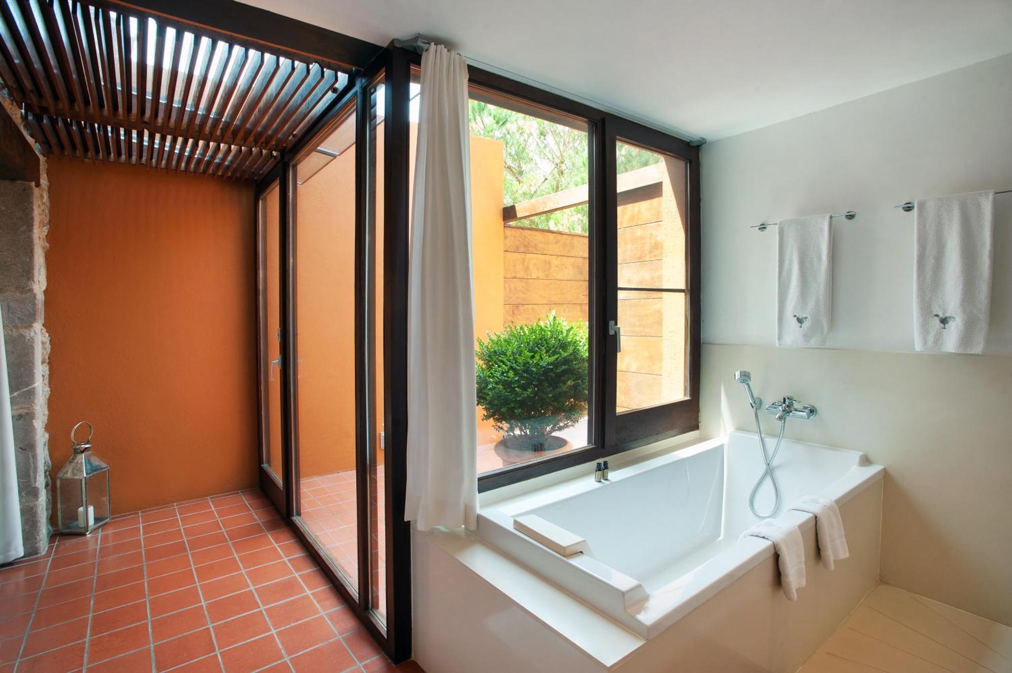 Mas Falgarona Hotel Boutique & Spa Avinyonet de Puigventós Zimmer foto